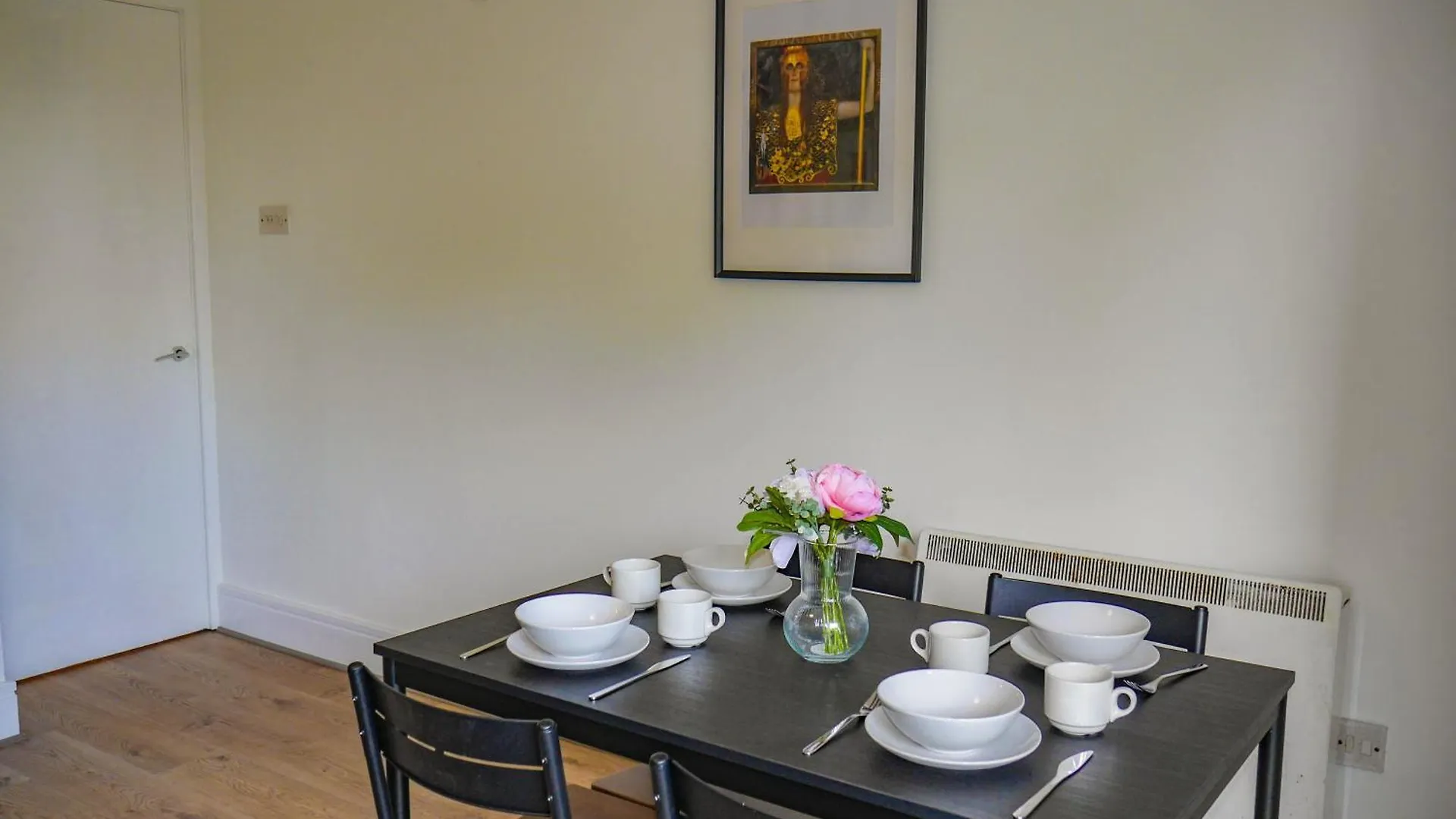 Comfortable 2-Bedroom Apartment Near Airport Dublin