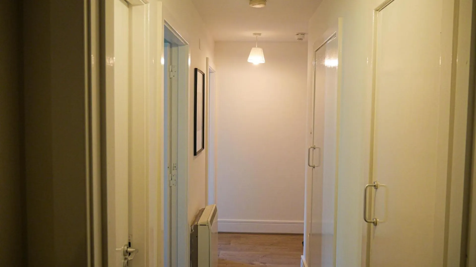 Comfortable 2-Bedroom Apartment Near Airport Dublin