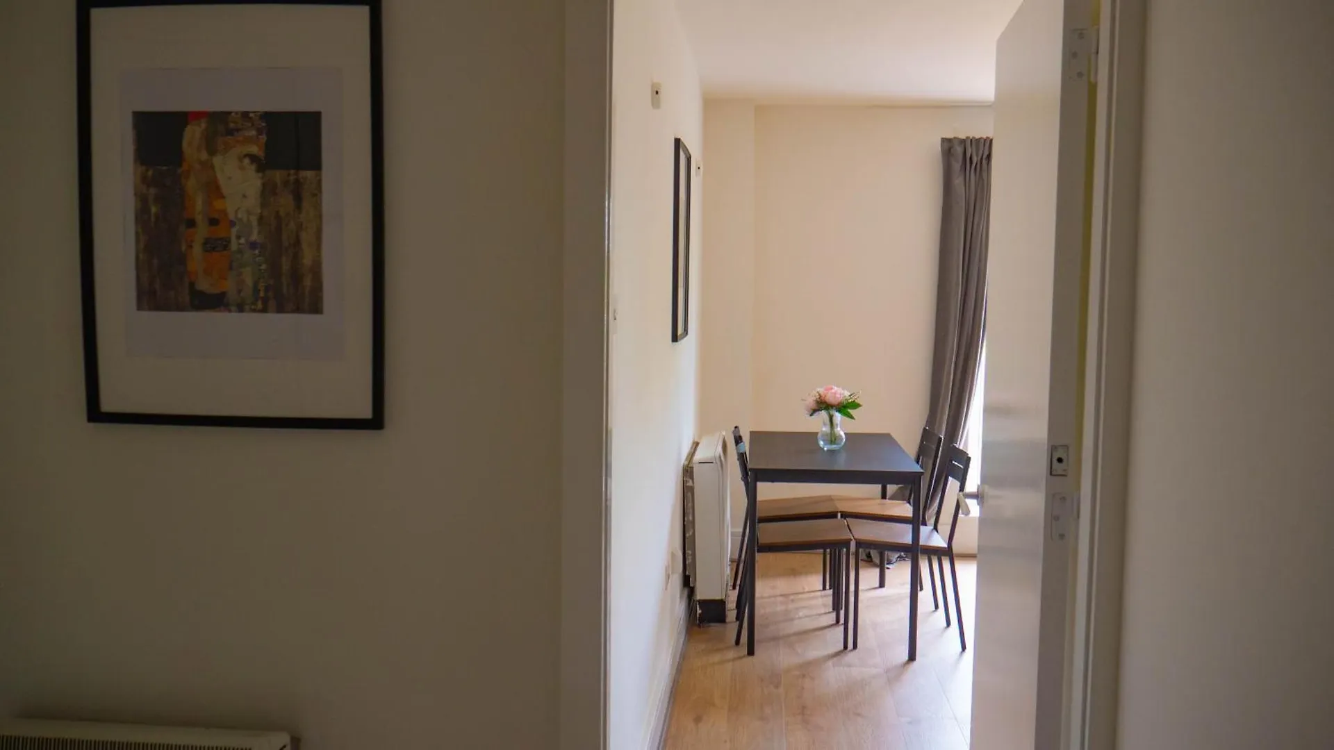 Comfortable 2-Bedroom Apartment Near Airport Dublin 0*,  Irsko