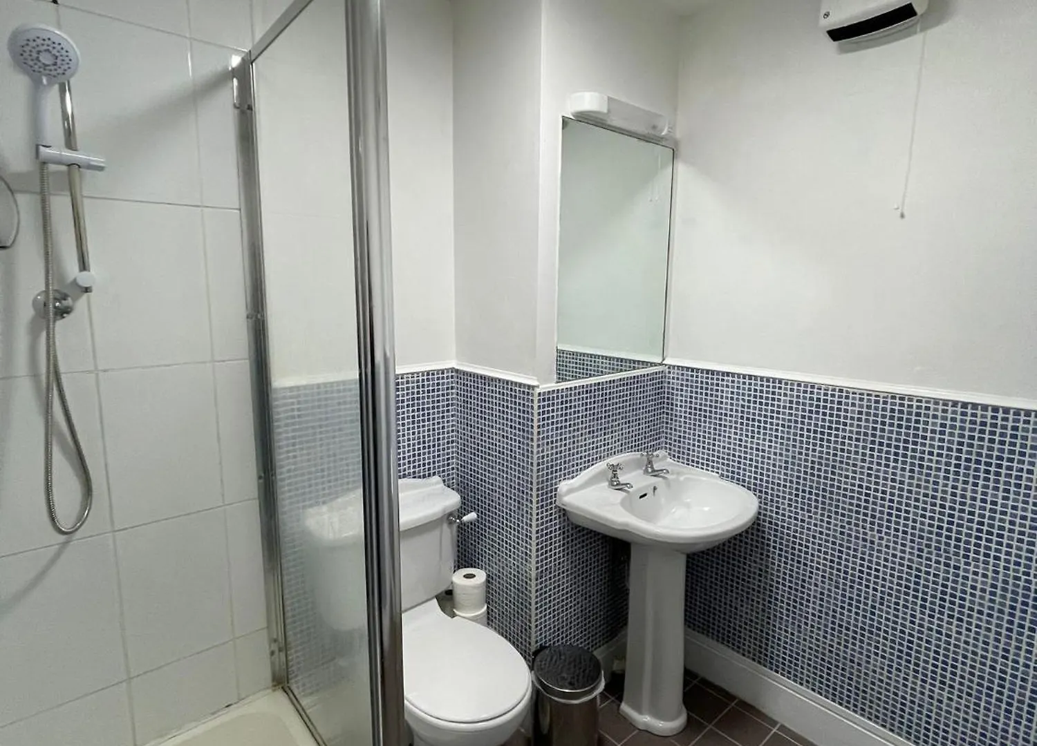 Comfortable 2-Bedroom Apartment Near Airport Dublin